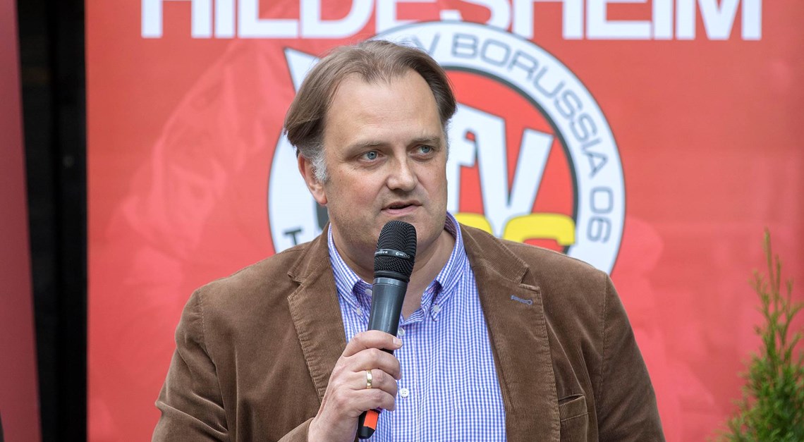 Einstimmig: Michael Salge bleibt Oberligasprecher!