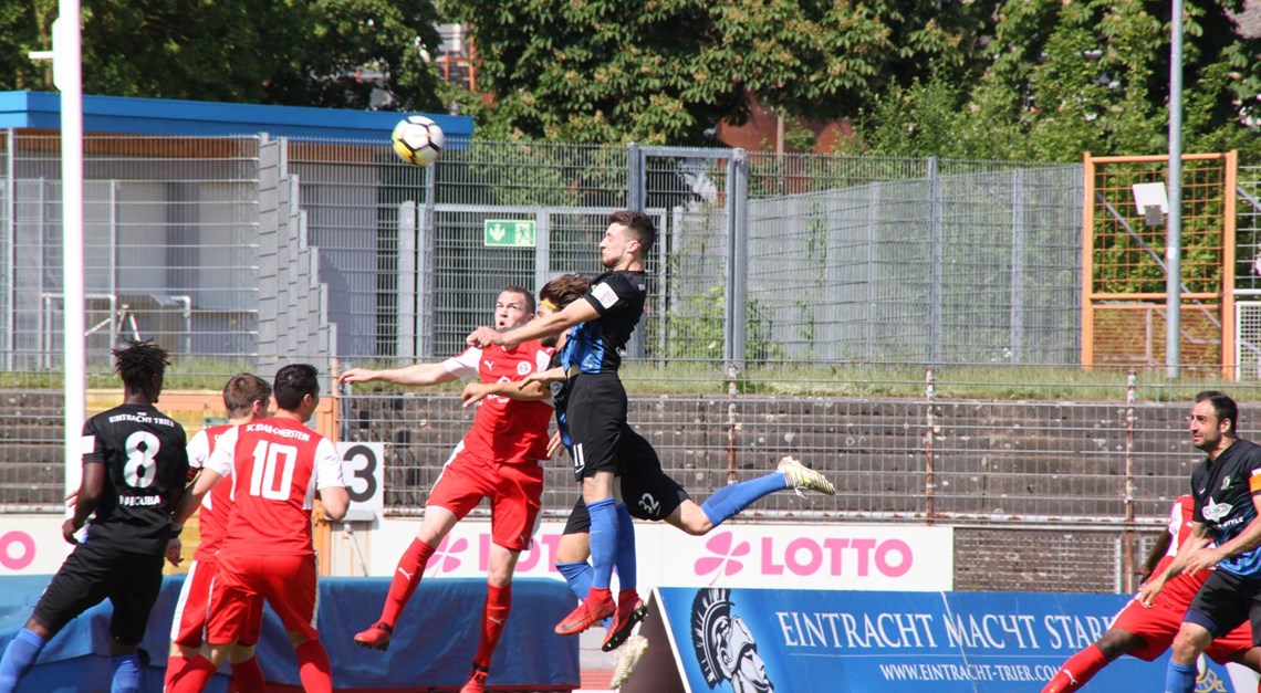 Eintracht Trier ist zu Gast in Idar-Oberstein