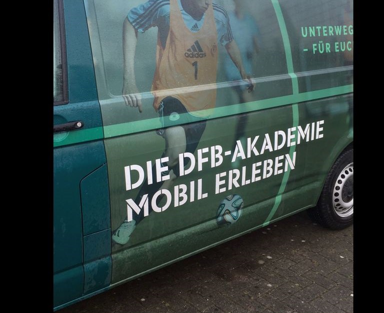 DFB - Mobil zu Besuch beim SV LiFa