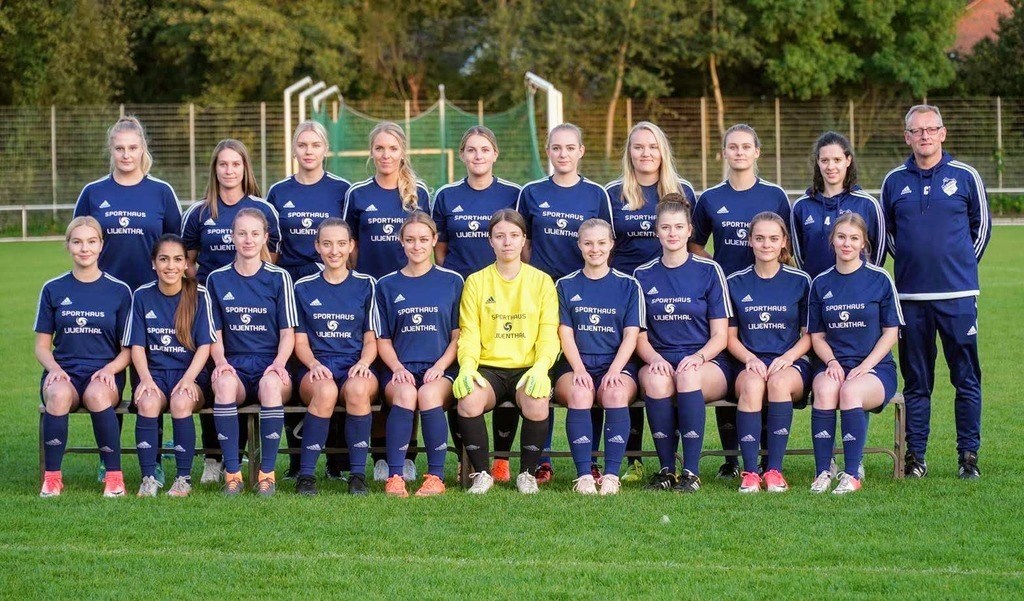 Fußball satt beim TV Axstedt - LIFA Frauen star...